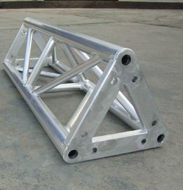 Китай Серебряная алюминиевая ферменная конструкция треугольника, прочная ферменная конструкция крыши для диктора поставщик